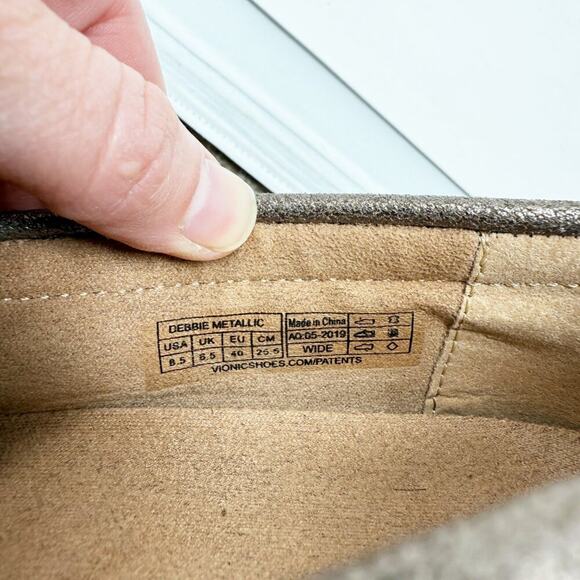 Vionic Metallic Gold Leather Debbie Loafers Comfort Shoes Size 8.5W Wide EUC - Picture 8 of 9